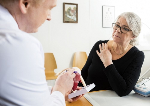 Если болит спина слева лопатка