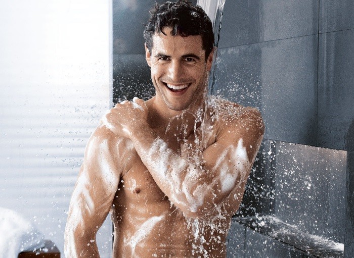 болит спина потеют ноги