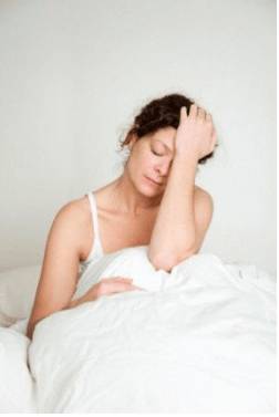 Сплю до обеда болит голова