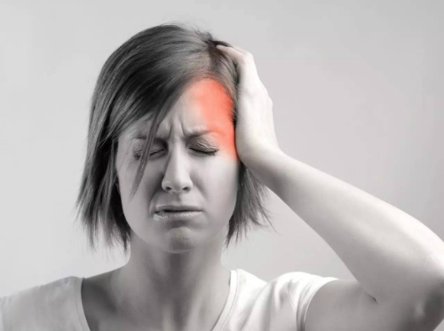 долго болит голова в левом виске