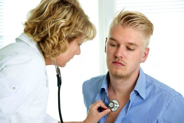 Традиционное медикаментозное лечение предусматривает применение лекарственных форм, относящихся к нестероидной противовоспалительной группе