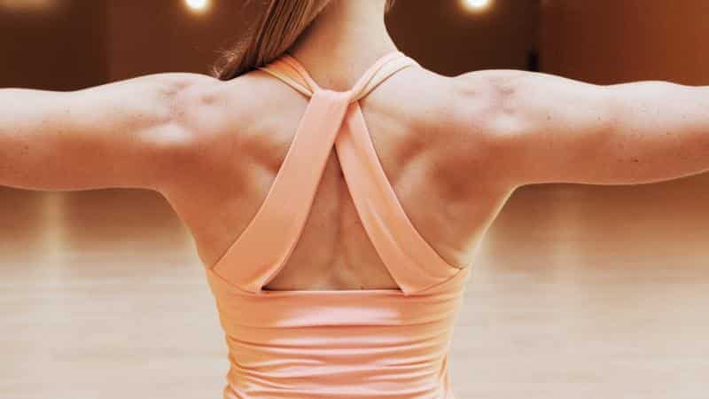 Что делать, когда немеет спина в области лопаток