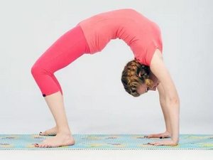 как делать зарядку если болит с спина