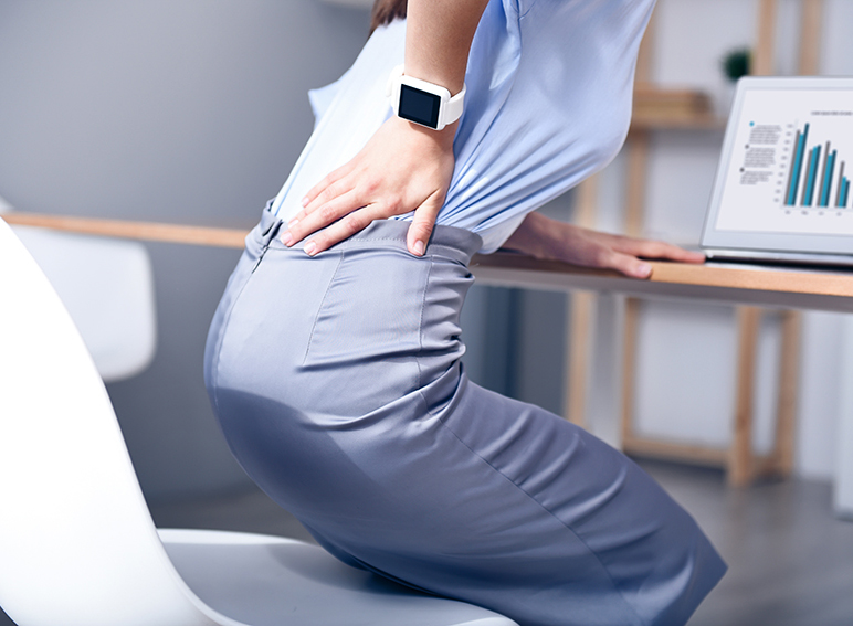 Сильно болит спина когда встаю